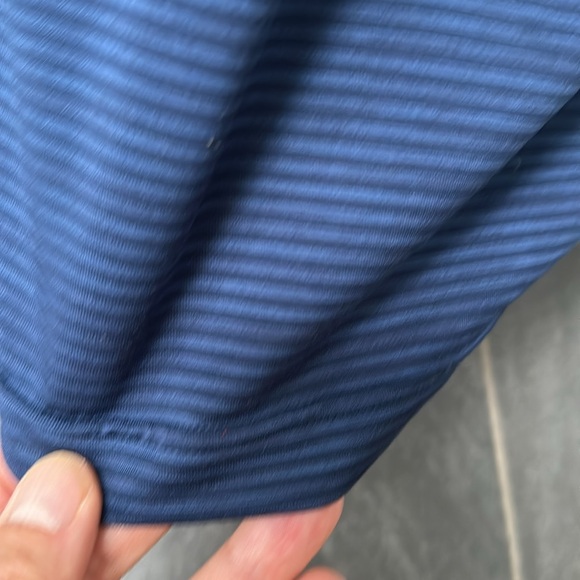 Men's size small Under Armour blue and black striped quarter zip - Picture 6 of 6